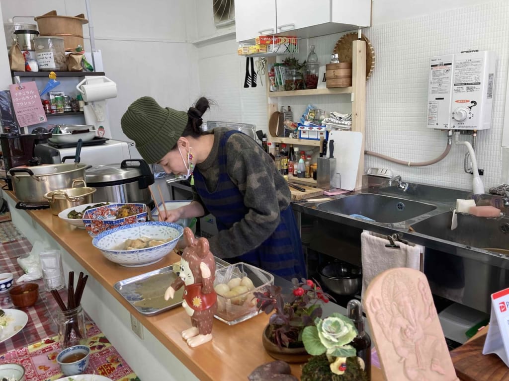 掌食堂の店内